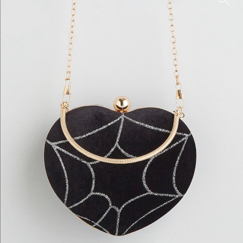 🖤 Heart crossbody with glitter spider web
